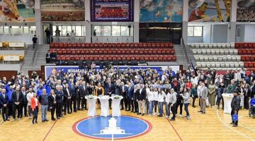 Büyükşehir Belediyesi'nin spor ailesi yeni yıl için bir araya geldi  “Şampiyon olacağım diyen herkesin yanında olacağız"