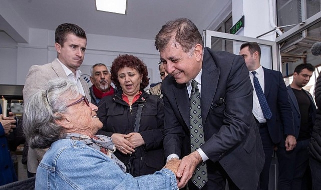 Büyükşehir'in beşinci Kent Lokantası Aliağa'da açıldı Başkan Tugay kurdeleyi kesti, tanzim satış mağazalarının müjdesini verdi