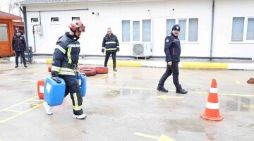 İtfaiye eri adayları zorlu parkurlarda yarışıyor