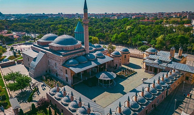 Mevlana Celaleddin-i Rumi vefatının 751'inci yılında Ege Üniversitesinde anılacak