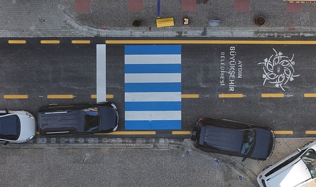 Aydın Büyükşehir Belediyesi, Efeler ilçesinin en işlek noktalarından biri olan Cumhuriyet Caddesi'ni baştan sona yeniledi