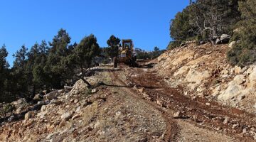 Elmalı'da 19 mahallenin yayla yoluna ulaşım kolaylaştı