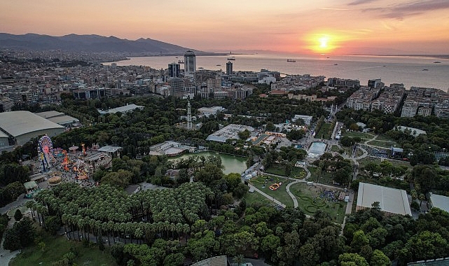 İzmir Büyükşehir Belediyesi Beton gidecek “botanik bahçesi" gelecek