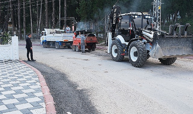 Kemer'de tahrip olan yollarda çalışmalar sürüyor