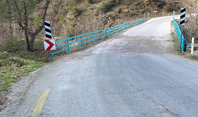 Salihli ve Alaşehir'de Köprü Korkulukları Yenilendi