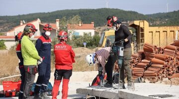 Urla Belediyesi ve AKUT'tan afetlere karşı örnek iş birliği