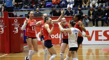 Aydın Büyükşehir Belediyespor Kadın Voleybol Takımı'ndan Farklı Galibiyet