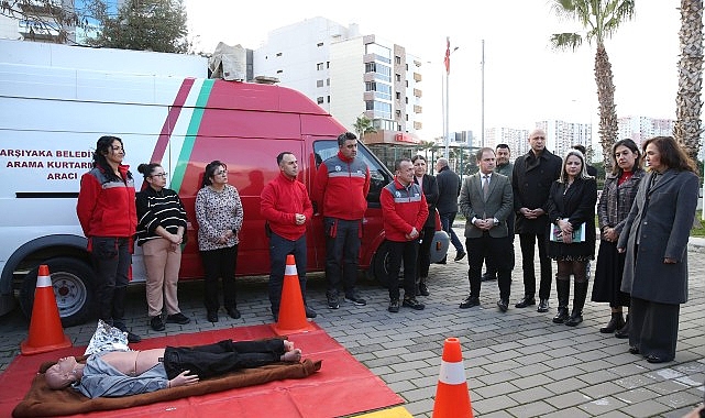 Başkan Ünsal ve anaokulu öğrencileri deprem tatbikatında!