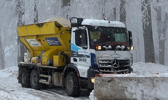 Büyükşehir aralıksız çalışıyor, kapalı yol bulunmuyor