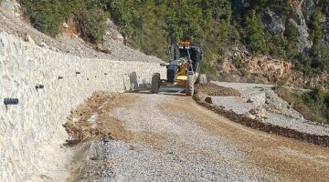 Büyükşehir ekiplerinden Alanya yollarında çalışma