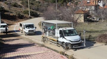 Büyükşehir'den Korkuteli'nin mahallelerinde yoğun çalışma