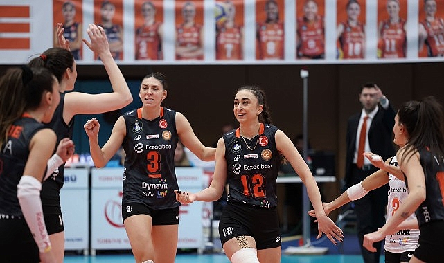 Eczacıbaşı Dynavit, AXA Sigorta Kupa Voley'de adını dörtlü finale yazdırdı