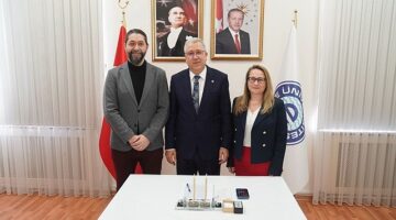 Ege Üniversitesinin yenilikçi göz damlası projesine TÜSEB'den destek