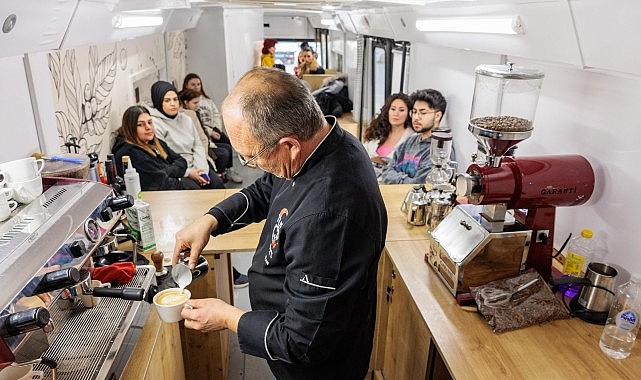 Konak'ta mobil barista eğitimleri başladı