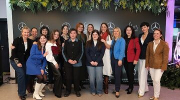 Mercedes-Benz She's Mentoring Programı, Geleceğin Kadın Liderlerini Destekliyor