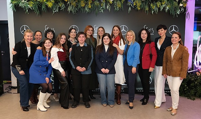 Mercedes-Benz She's Mentoring Programı, Geleceğin Kadın Liderlerini Destekliyor