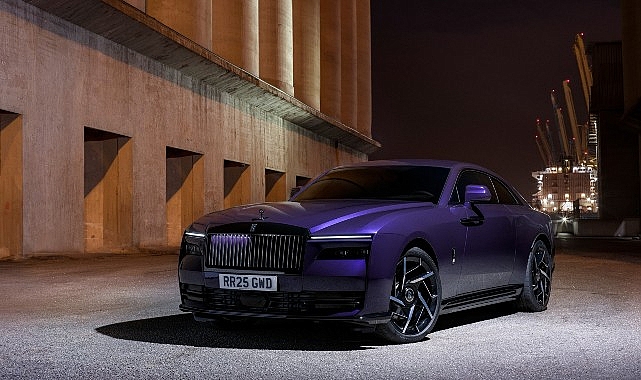 Rolls-Royce'dan güçlendirilmiş alter egolu Black Badge Spectre