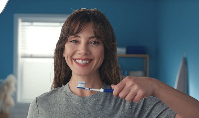 Sensodyne Klinik Beyazlık Reklam Kampanyasının Yeni Yüzü: Gökçe Bahadır