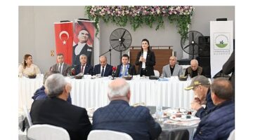Başkan Aydın'a Ovaakça'da hizmet teşekkürü