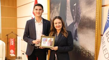 Büyükşehir Başkan Vekili Özdemir'e “Genç Kart"ı anlattı